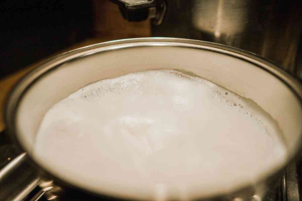 Should You Heat Milk In The Microwave?