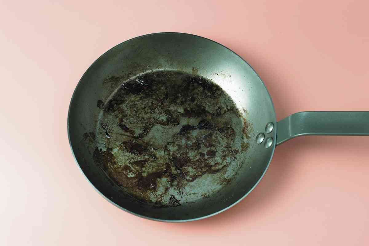why-do-stainless-steel-pans-get-cloudy